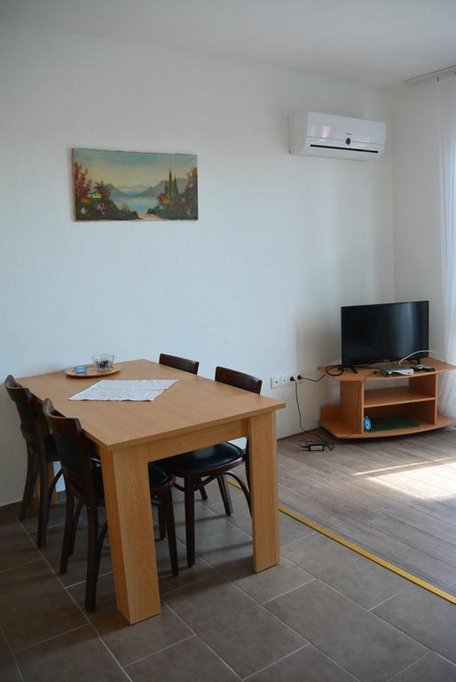 Apartament Vila Familia Prizna Zewnętrze zdjęcie